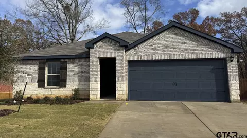 1004 River Oaks Dr, Chandler, TX 75758
