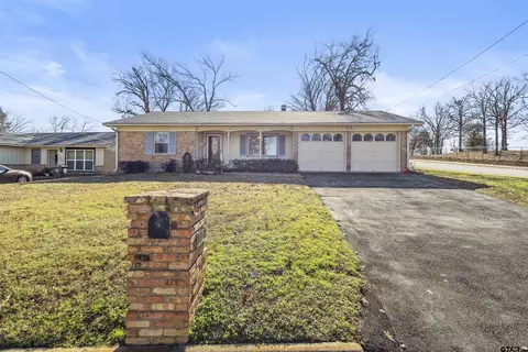 3015 Williamsburg Dr, Tyler, TX 75701