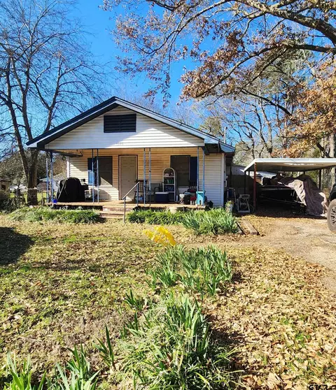 1505 N Daisey St, Gladewater, TX 75647
