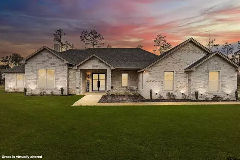 275 Cottonwood Cir, Longview, TX 75605