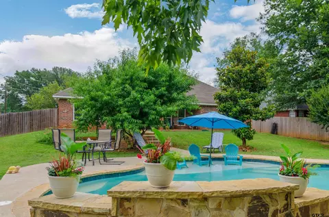 700 Partridge Ln, Whitehouse, TX 75791