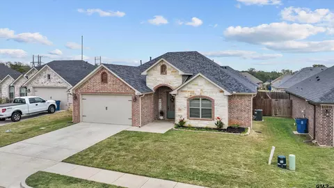 213 Patience Ave, Lindale, TX 75771