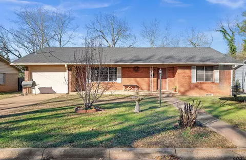 1010 Henderson St, Jacksonville, TX 75766