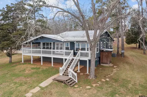 380 Briar Cove Dr, Grapeland, TX 75844