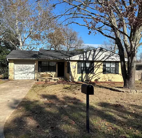 112 Sunny Ln, Athens, TX 75751