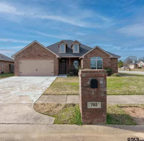 702 Griffin Dr, Chandler, TX 75758