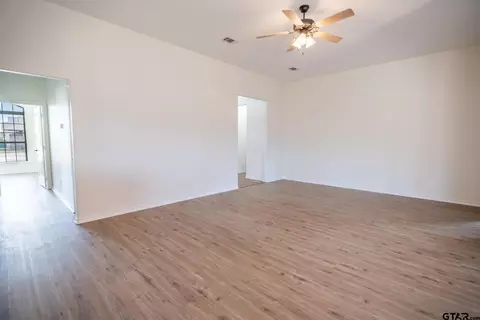 Living - 702 Griffin Dr, Chandler, TX 75758 photo 4 of 5