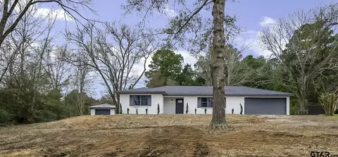711 Range Rd, Palestine, TX 75801
