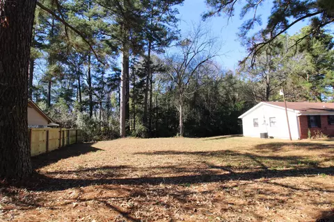 44 Neal St, Longview, TX 75602