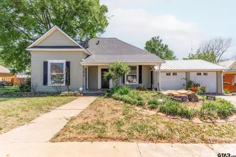 406 E Henderson St, Overton, TX 75684