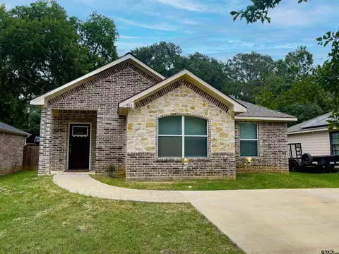 811 E 9th St, Mount Pleasant, TX 75455