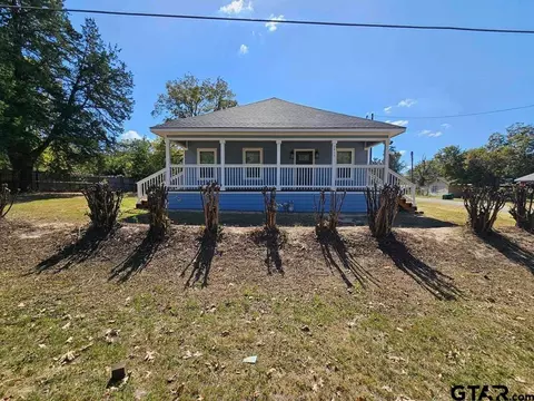 2415 N Jackson, Palestine, TX 75801