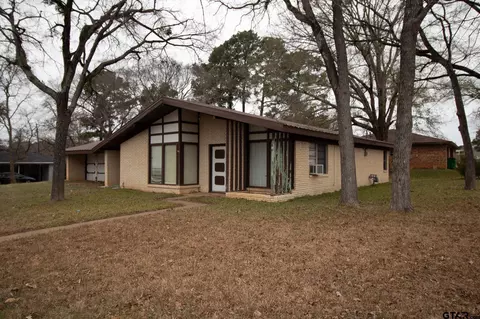 405 Shamrock, Palestine, TX 75803