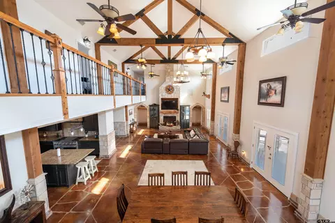 984 Rockdale Rd, Sulphur Springs, TX 75482