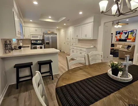 5202 Cloverdale Dr, Tyler, TX 75703