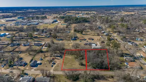 906 Kaufman St, Mount Vernon, TX 75457