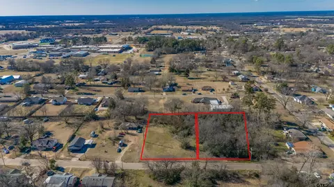 906 Kaufman St, Mount Vernon, TX 75457