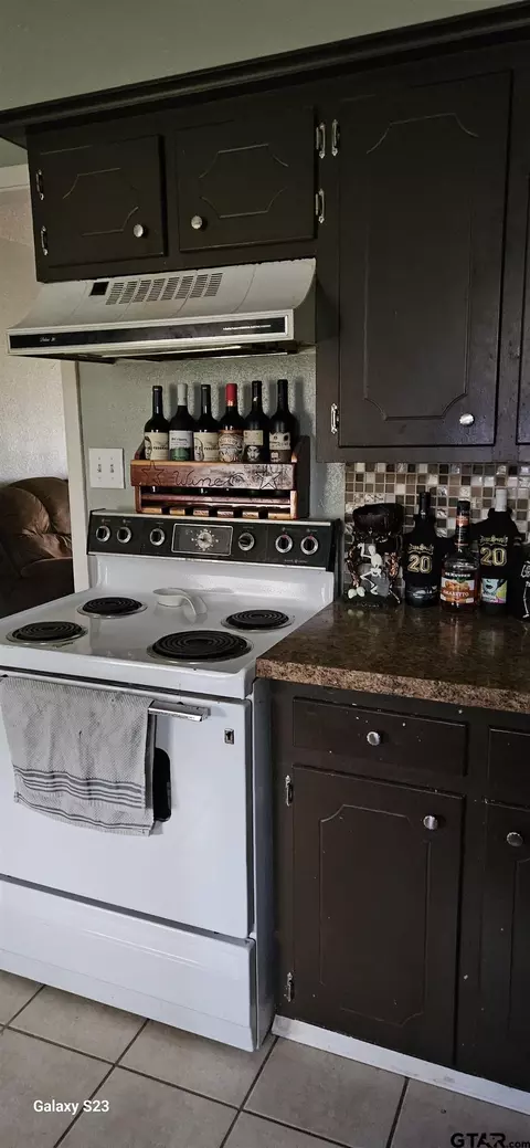 Kitchen - 120 Maple Pl, Van, TX 75790 photo 4 of 4