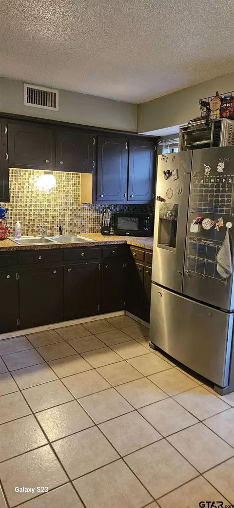 Kitchen - 120 Maple Pl, Van, TX 75790 photo 3 of 4