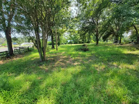 2441 Fm 315, Chandler, TX 75758