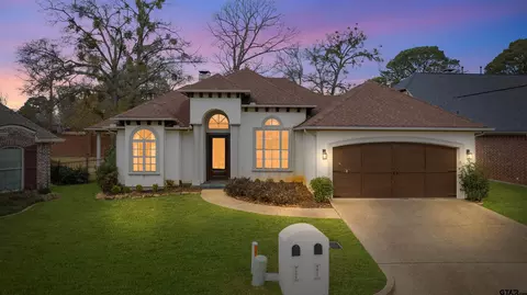 7005 Walden Dr, Tyler, TX 75703