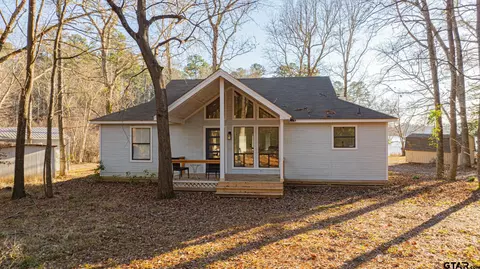 3007 E Lake Dr, Gladewater, TX 75647