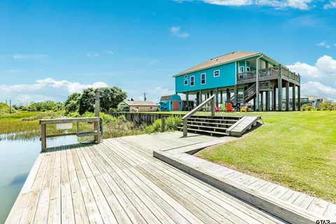 1406 23rd St, Port Bolivar, TX 77650