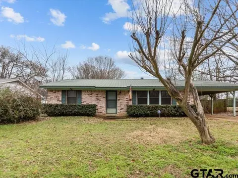 1406 S Sycamore, Palestine, TX 75801