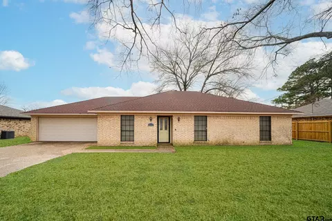 1412 Woodbridge Dr, Tyler, TX 75703