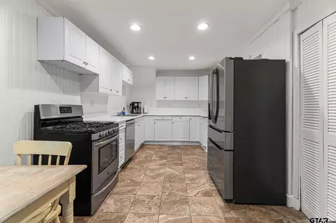 607 E 3rd St, Tyler, TX 75701 photo 9