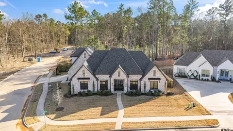 2220 Cherryhill Cir, Tyler, TX 75703