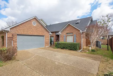 7115 Holly Square Ct, Tyler, TX 75703