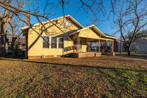 402 N Pacific, Mineola, TX 75773