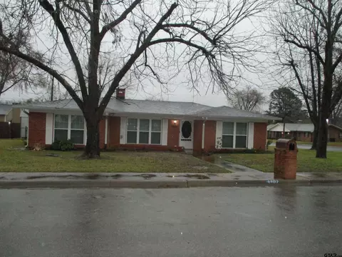 1107 Beverly, Henderson, TX 75654
