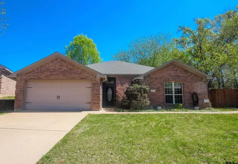 2529 Meadowland Ct, Tyler, TX 75707
