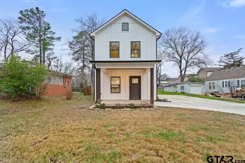 111 S College St, Lindale, TX 75771