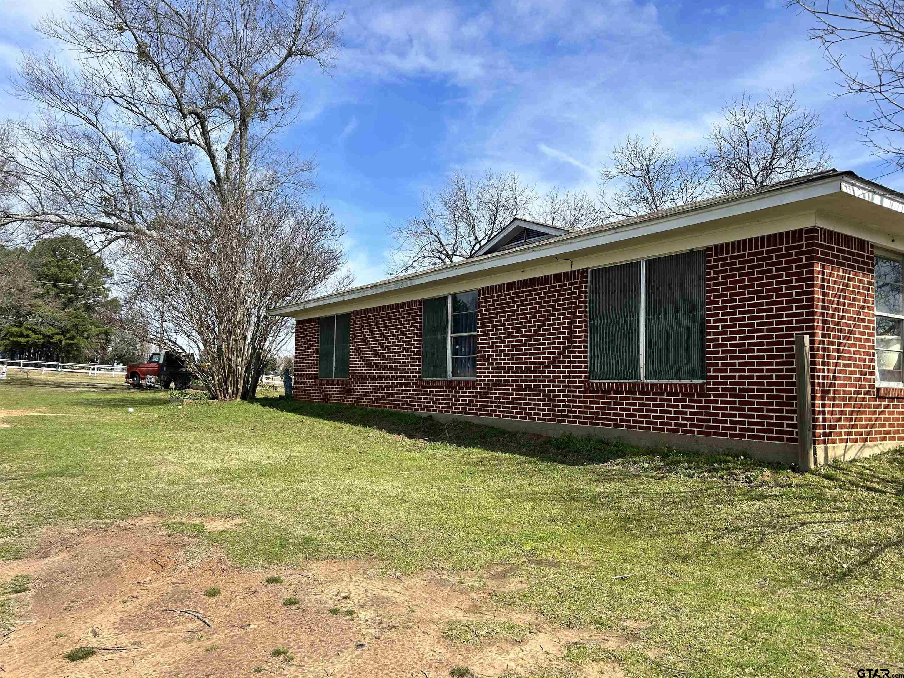 907 SE County Rd 3430  