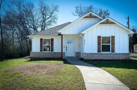 212 W Mckay St, Troup, TX 75789