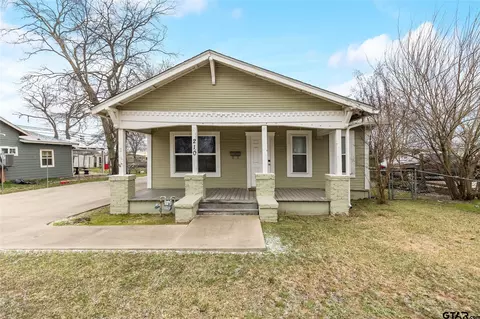 210 S Locust St, Sulphur Springs, TX 75482