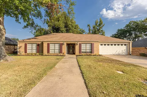 605 Carriage Dr, Tyler, TX 75703