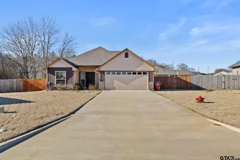 106 Oliver Wendell Ct, Mount Vernon, TX 75457