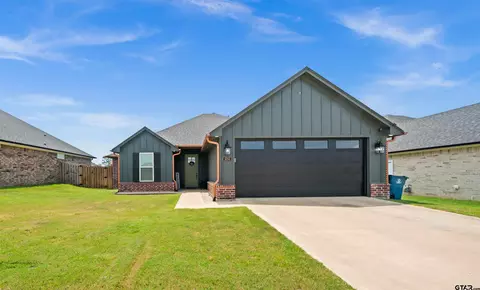 1712 Forestdale Blvd, Whitehouse, TX 75791