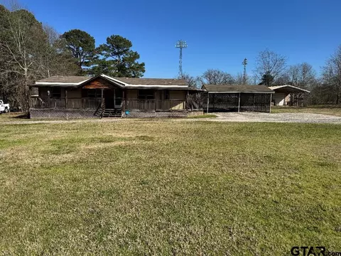 326 Oakwood Rd, Gladewater, TX 75647