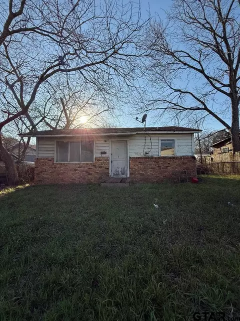 1019 S Bolton St, Jacksonville, TX 75766
