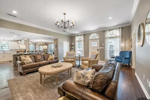 1113 Millstone Ln, Chandler, TX 75758