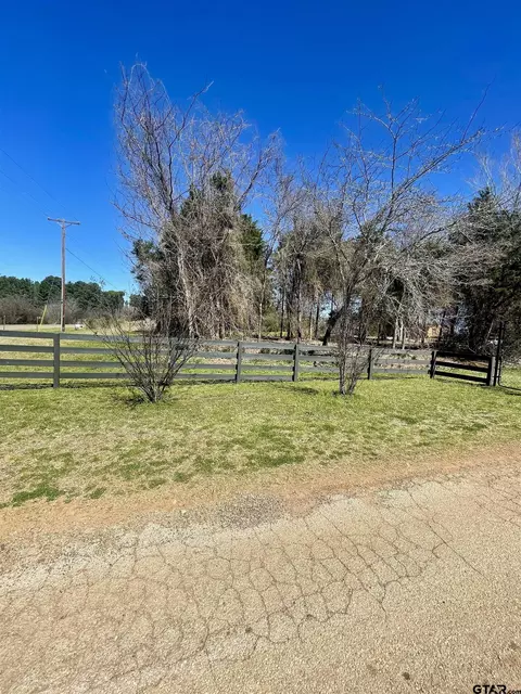 121 W Royal Dr, Bullard, TX 75757