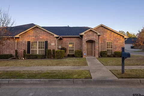 5032 Shiloh Village Dr, Tyler, TX 75703