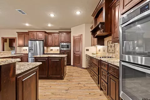 2525 Bison Rd, Gilmer, TX 75644 photo 4