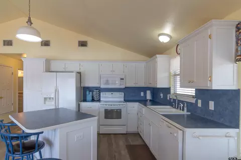 1740 Cr 3333, Omaha, TX 75571 photo 8