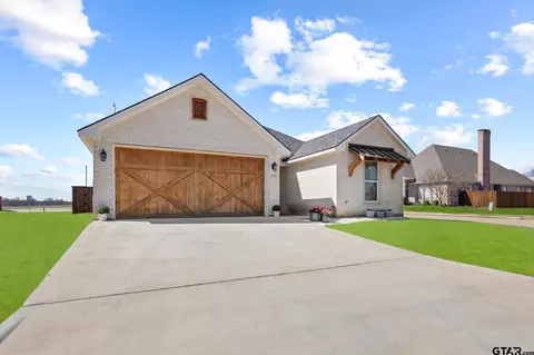 1010 Cannon Pl, Paris, TX 75462